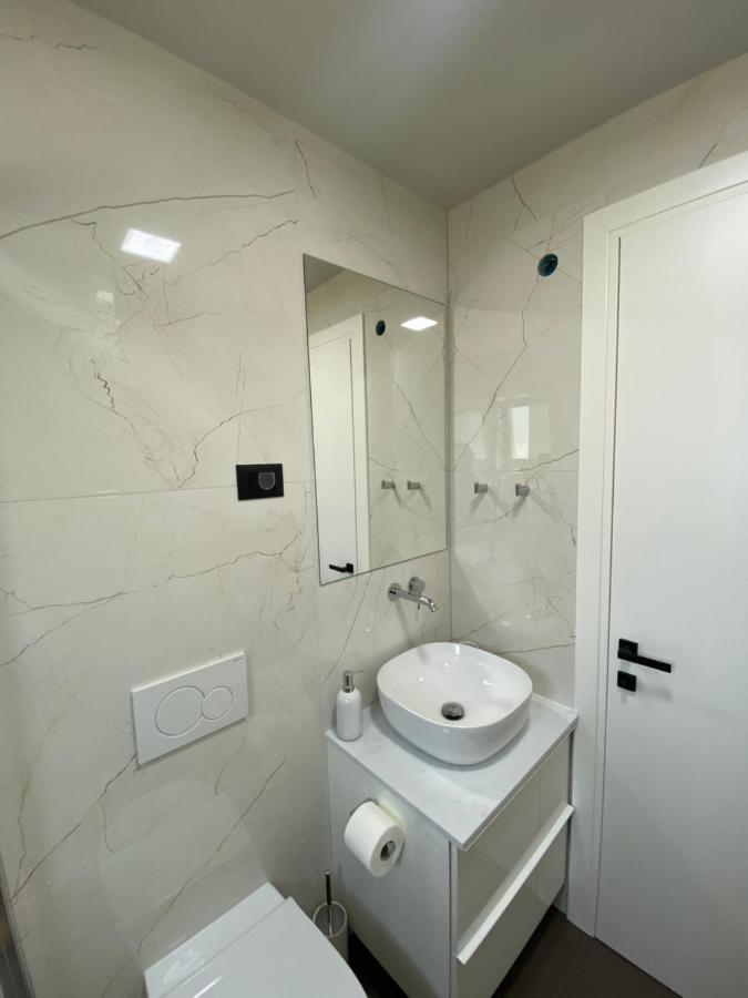 Prestige Studio Apartment Rovinj Bagian luar foto