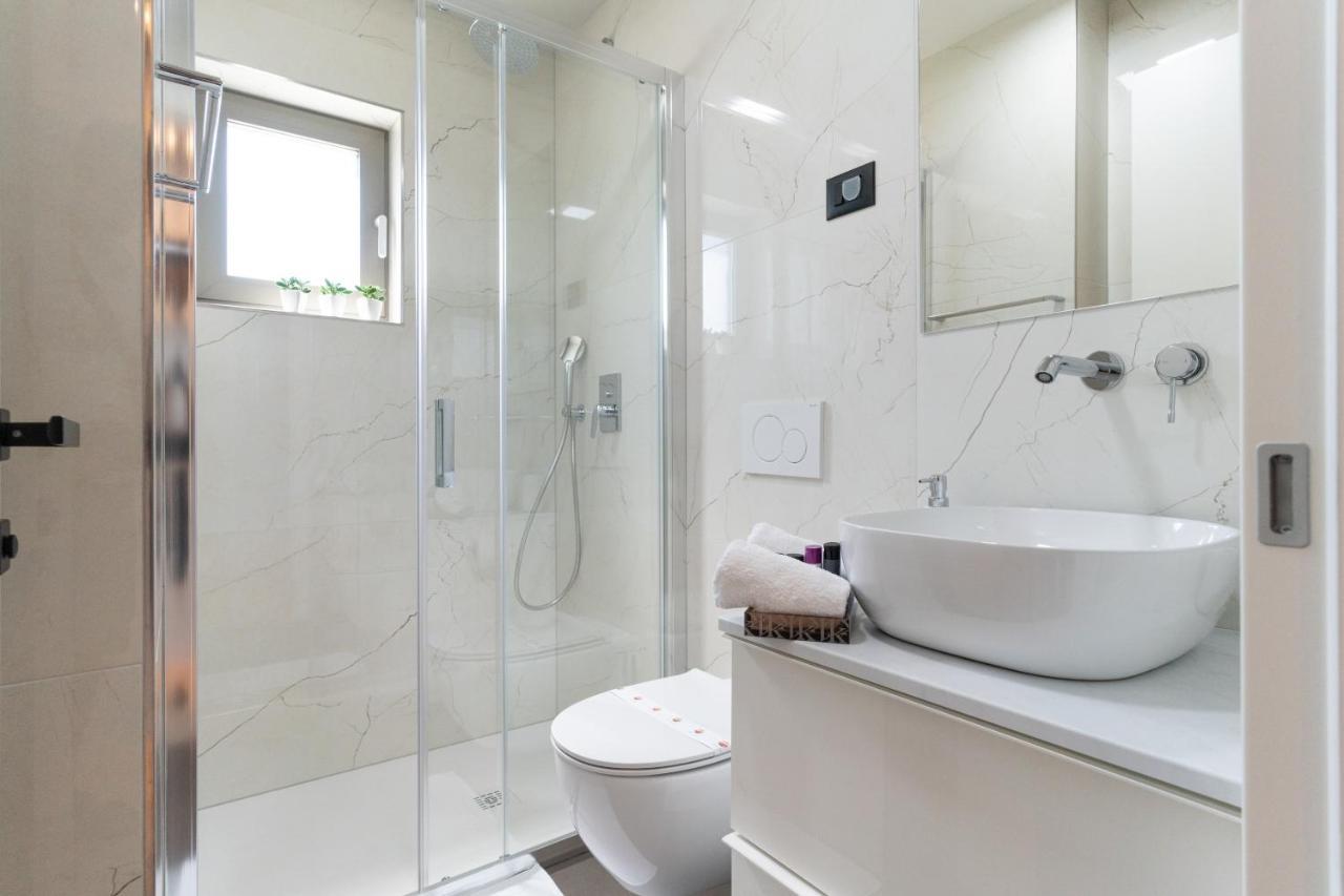 Prestige Studio Apartment Rovinj Bagian luar foto