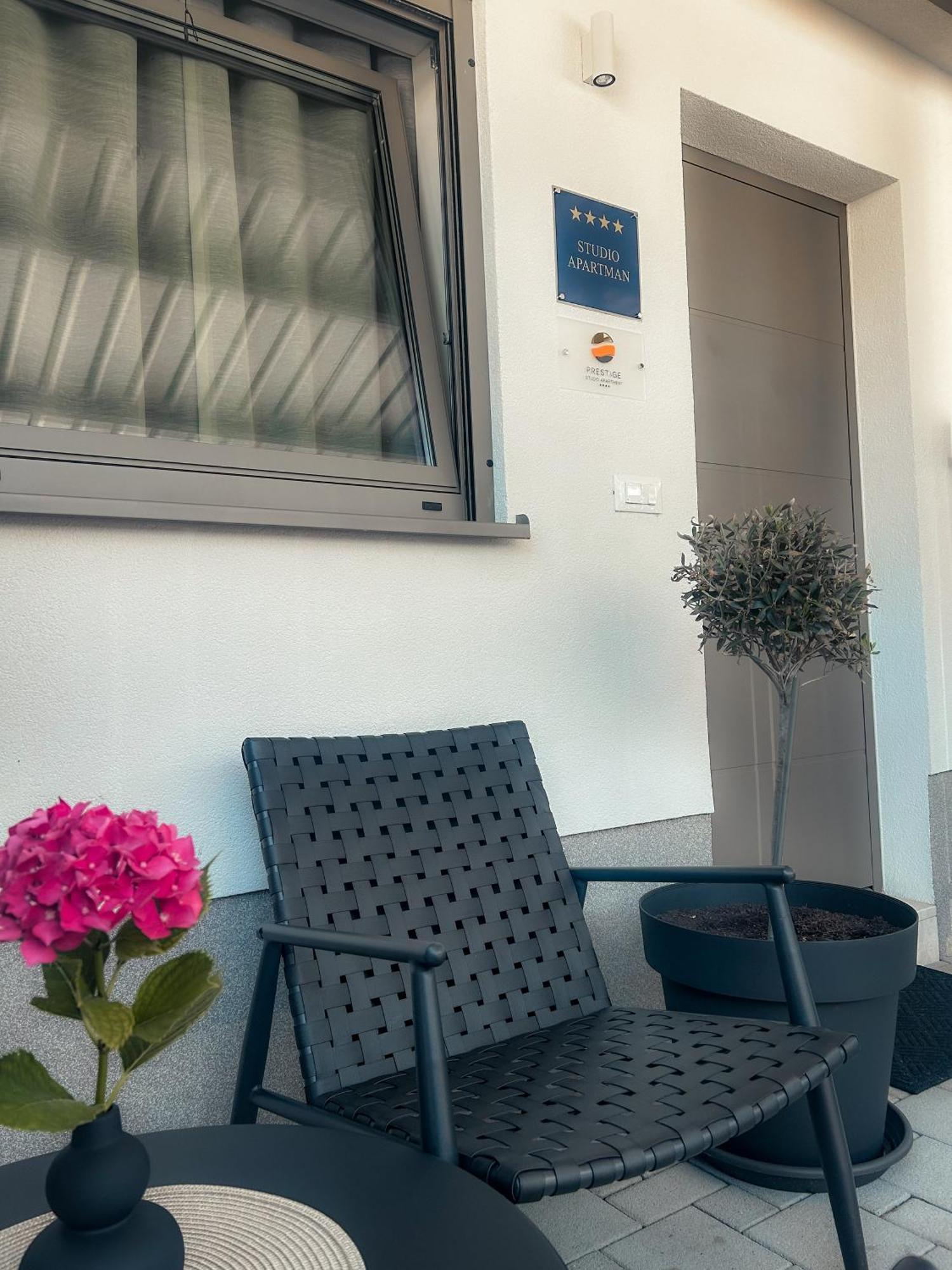 Prestige Studio Apartment Rovinj Bagian luar foto